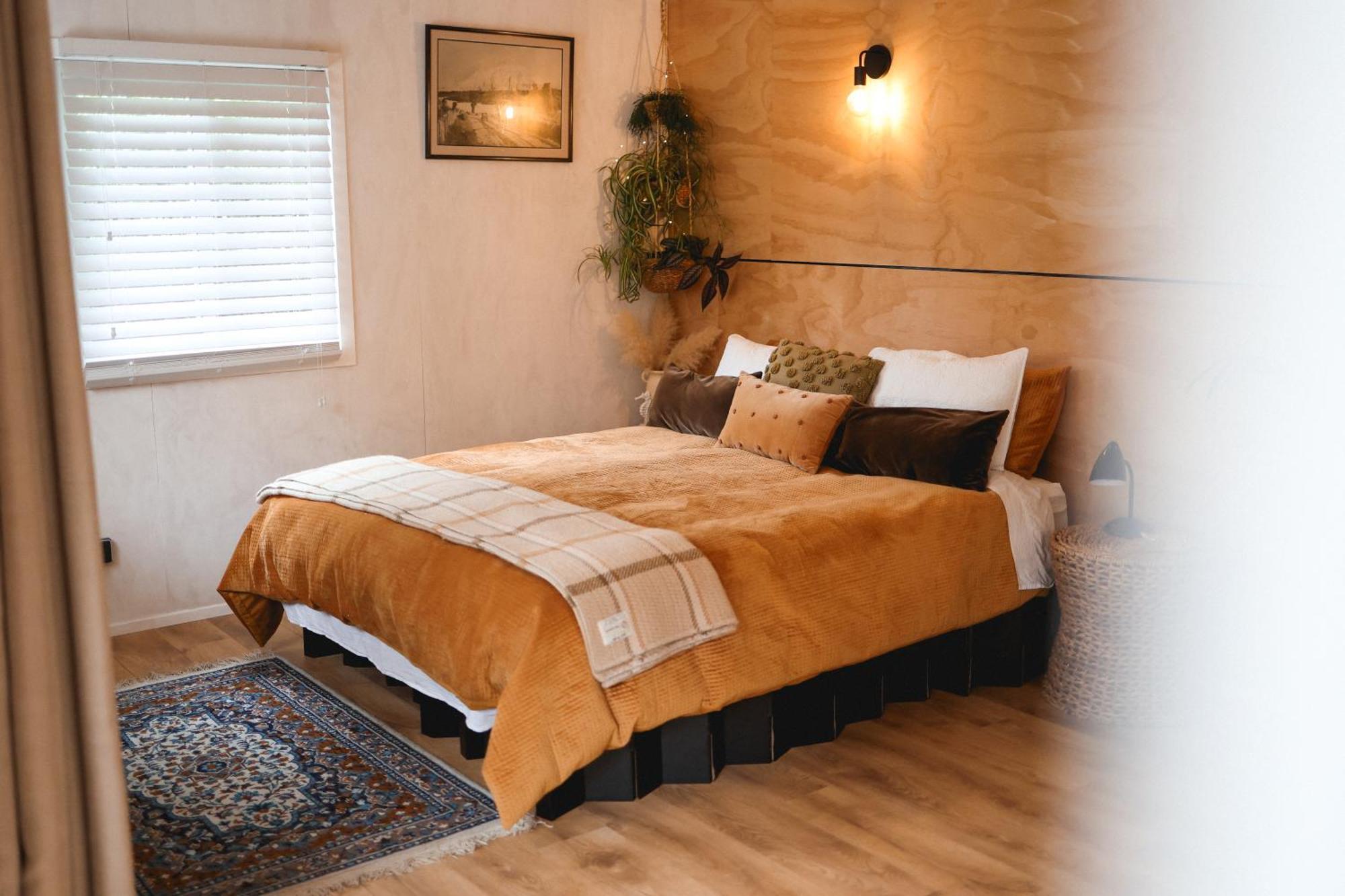Kaitake Kabana - Unique, Off-Grid, Studio Retreat Oakura Kültér fotó