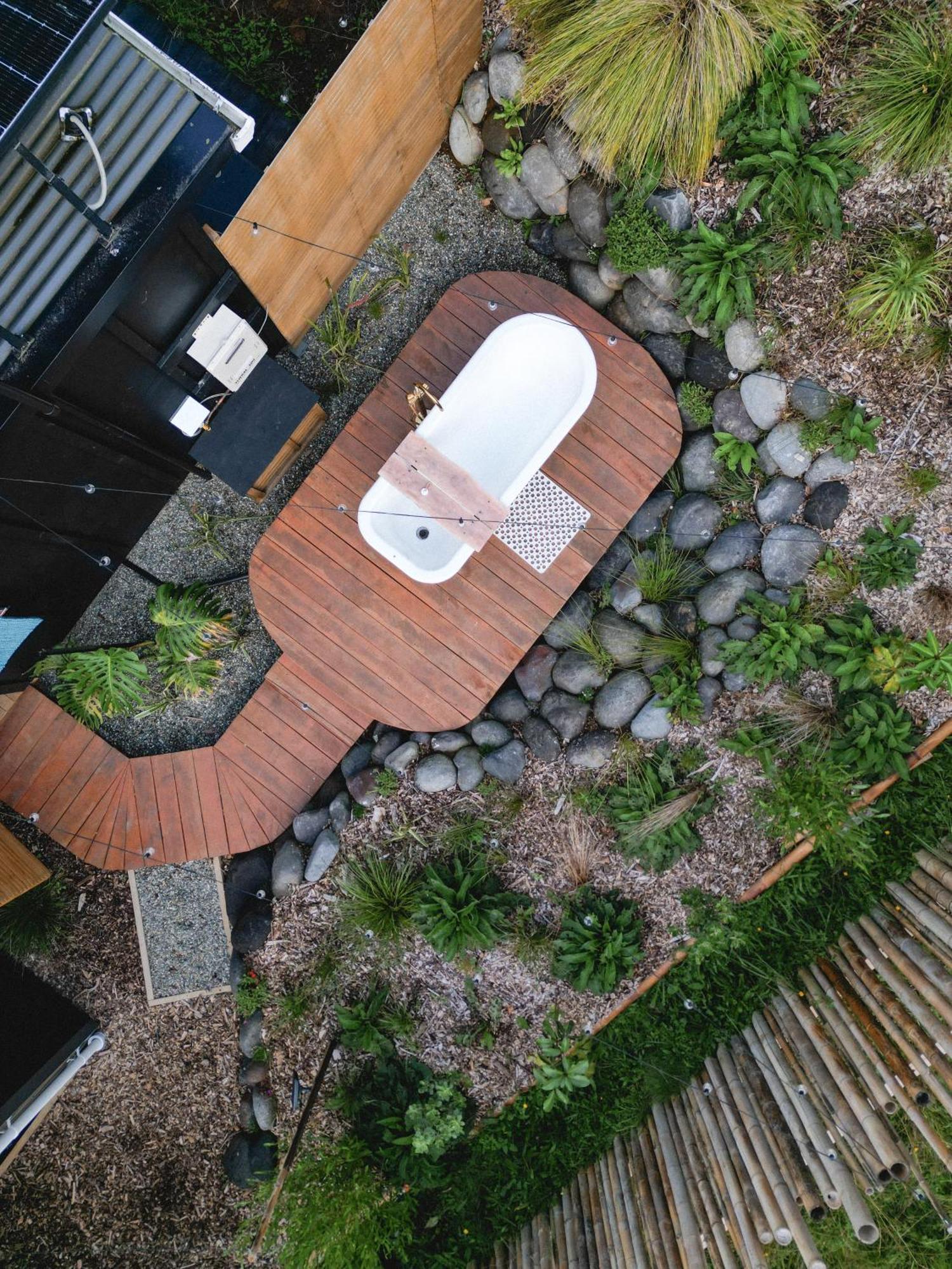 Kaitake Kabana - Unique, Off-Grid, Studio Retreat Oakura Kültér fotó